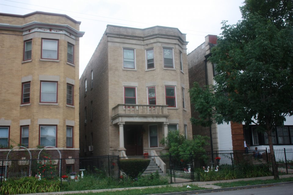 653 N Central – William F. Pagels – 1907 – Classical 3 flat