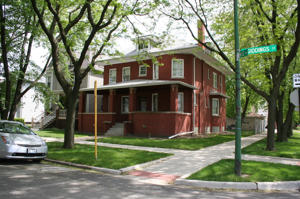 Herman and Dora Esdohr House – 5371 W Giddings