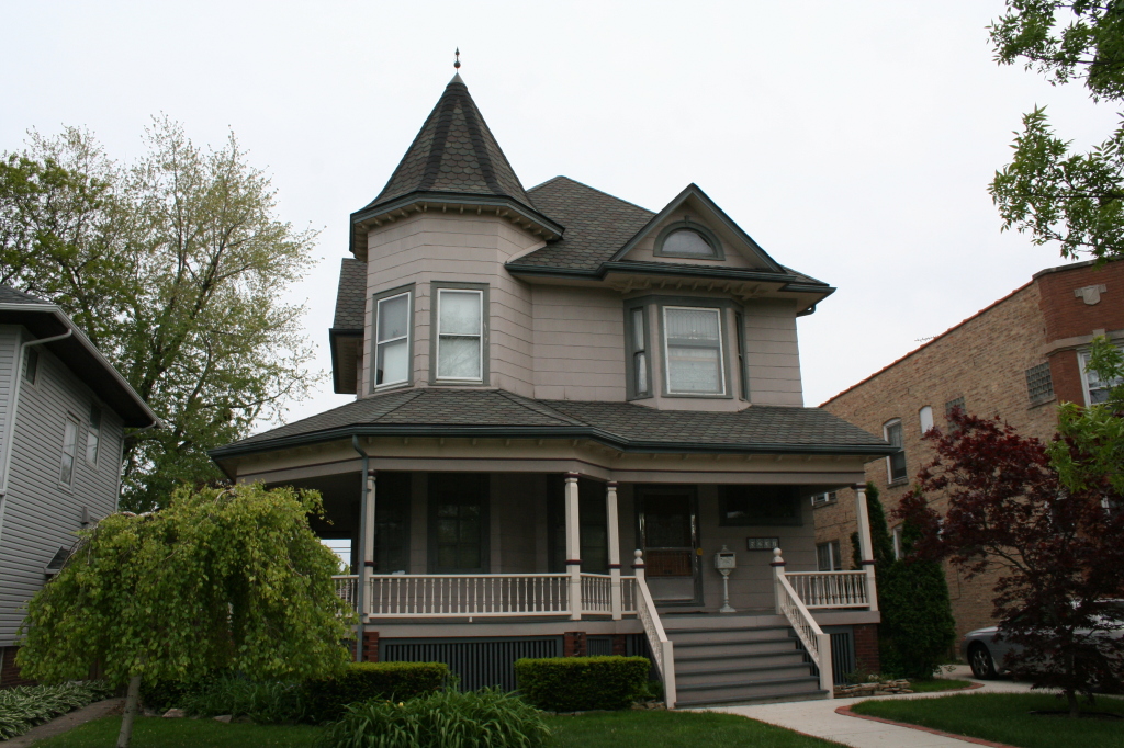 5237 W Argyle – Queen Anne from 1898.