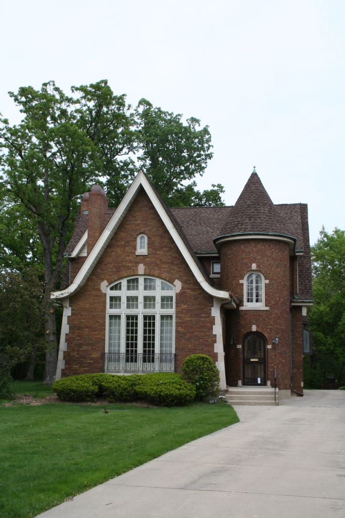 6017 N Menard – Tudor Revival from 1927 designed by Kocher and Larson.