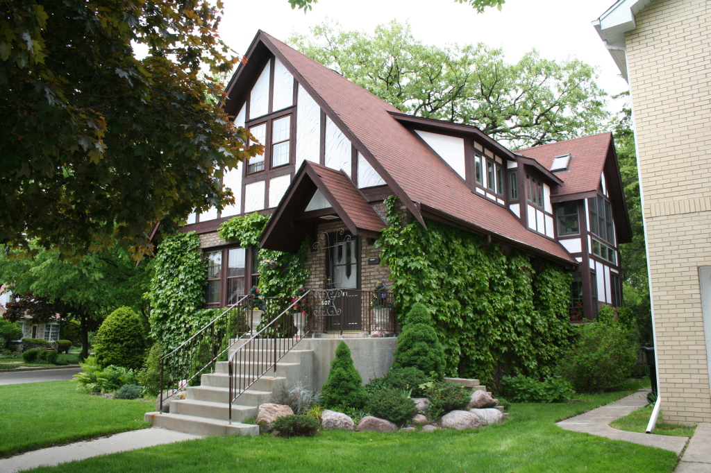 6071 N Menard – A stucco and brick tudor from 1926.