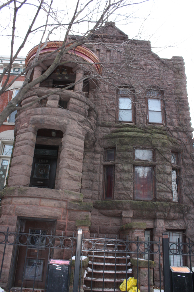 B Dorr Colby House at 1539 W Jackson Blvd, an 1894 Richardsonian Romanesque design by Russell B. Powell.