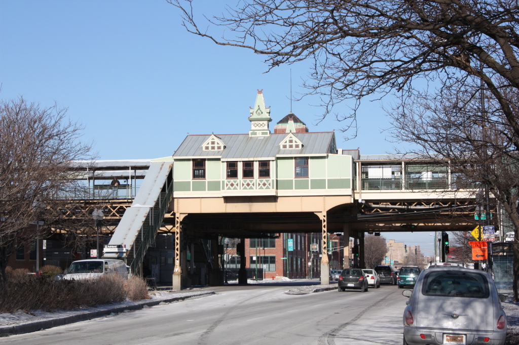 Lake and Ashland el station