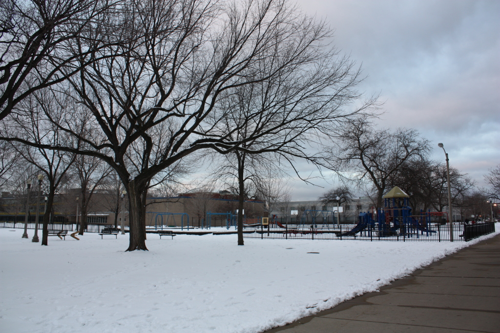 Touhy-Herbert Park – 2106 W Adams St