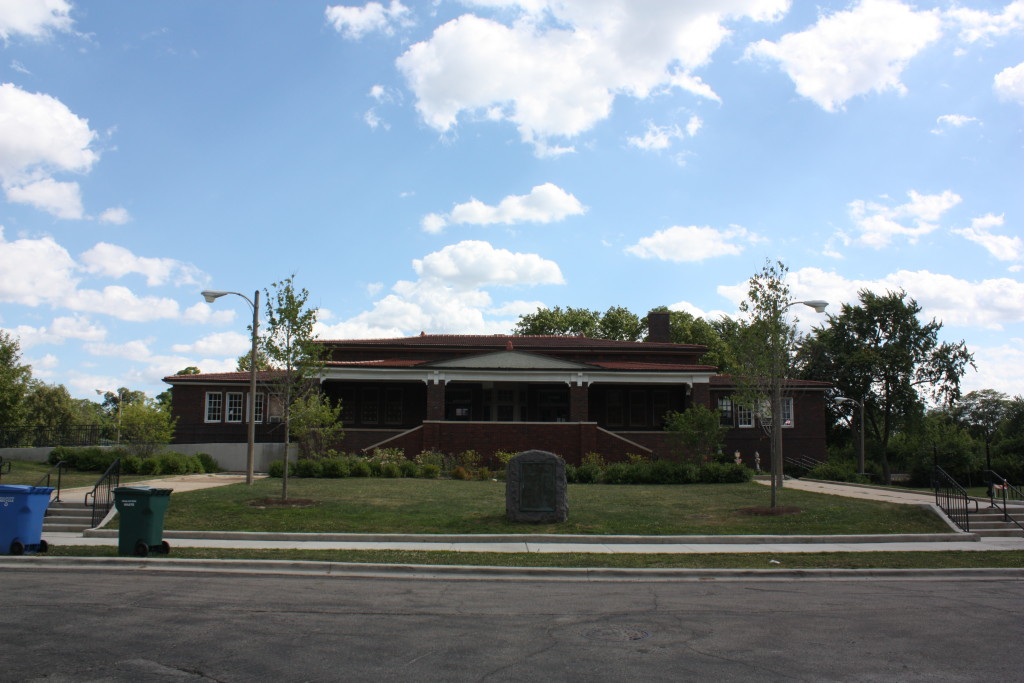 Galewood-Mont Clare Library at 6871 West Belden